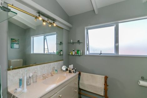 Photo of property in 6 Taonui Street, Waitarere Beach, Levin, 5510