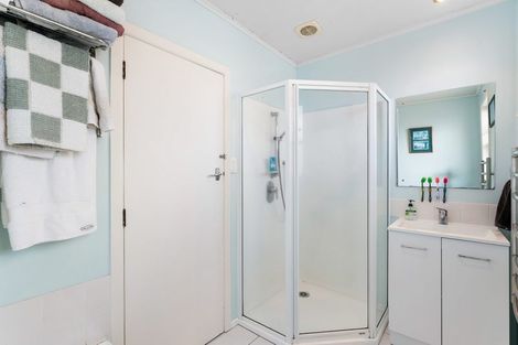 Photo of property in 7 Bayside Avenue, Te Atatu Peninsula, Auckland, 0610