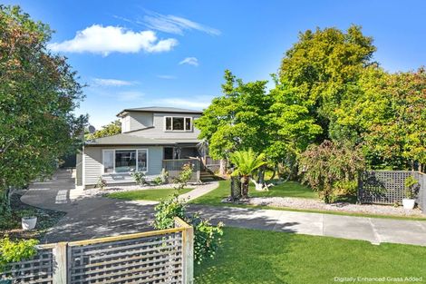 Photo of property in 2 Cambridge Terrace, Taradale, Napier, 4112