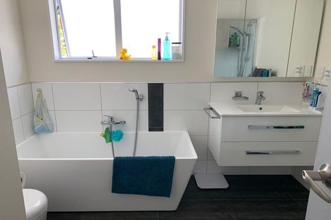 Photo of property in 25 Nassau Avenue, Grenada North, Wellington, 5028