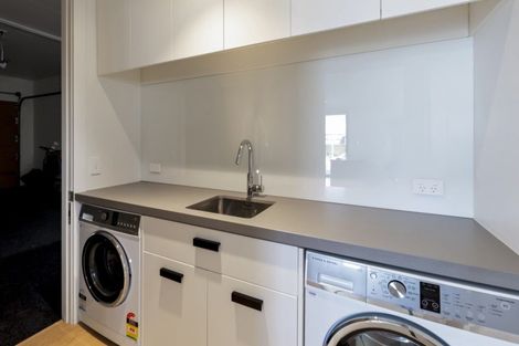 Photo of property in 1 Owen Marshall Lane, Arrowtown, 9371