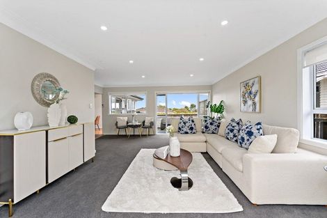 Photo of property in 1/28 Bleakhouse Road, Howick, Auckland, 2014