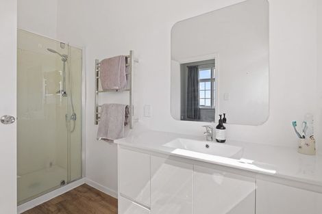 Photo of property in 204 Cape Rodney Road, Leigh, 0985