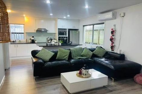 Photo of property in 1/3 Holt Avenue, Torbay, Auckland, 0630