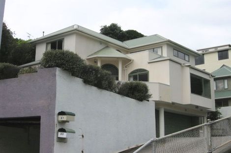 Photo of property in 31 Kellsmere Crescent, Island Bay, Wellington, 6023