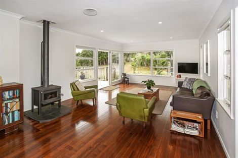 Photo of property in 16 Kaiwaka Road, Waiuku, 2123