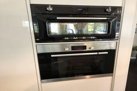 Photo of property in 1b Rae Road, Campbells Bay, Auckland, 0620