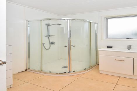 Photo of property in 32 Gambare Place, Wattle Downs, Auckland, 2103