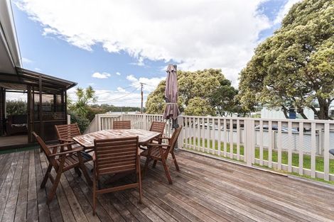 Photo of property in 1/12 Kauri Glen Road, Northcote, Auckland, 0627