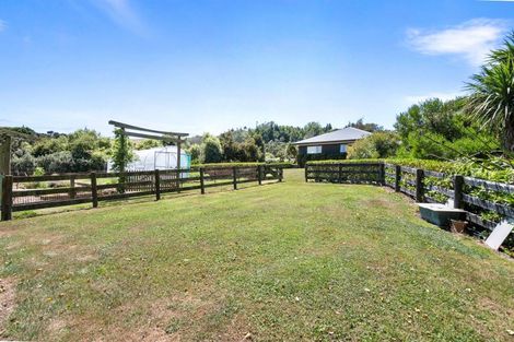 Photo of property in 38 Kingsdale Park Drive, Aokautere, Palmerston North, 4471