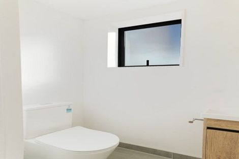 Photo of property in 5/4 Serjeant Street, Henderson, Auckland, 0612