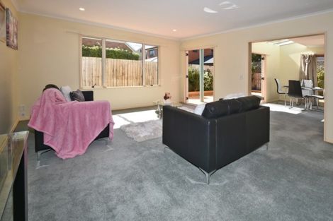Photo of property in 2/97 Clyde Road, Ilam, Christchurch, 8041