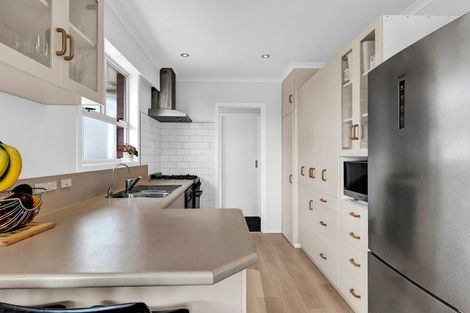 Photo of property in 5 Handley Place, Glen Avon, New Plymouth, 4312