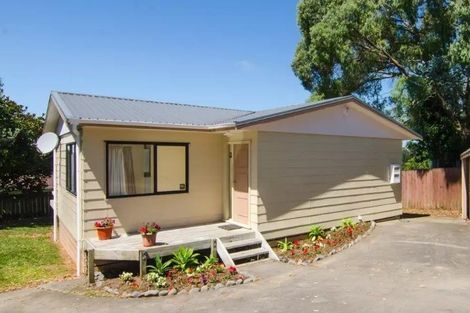 Photo of property in 10a Elizabeth Drive, West Harbour, Auckland, 0618