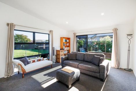 Photo of property in 51 Chestnut Close, Kelvin Grove, Palmerston North, 4414
