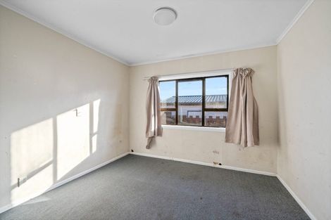 Photo of property in 14 Cross Street, Papakura, 2110
