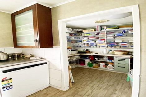 Photo of property in 15 Whaka Street, Maungaturoto, 0520