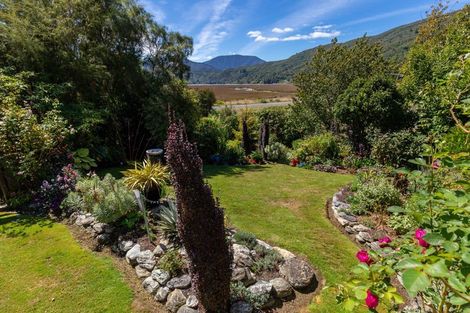 Photo of property in 25 Mahakipawa Road, Havelock, 7100