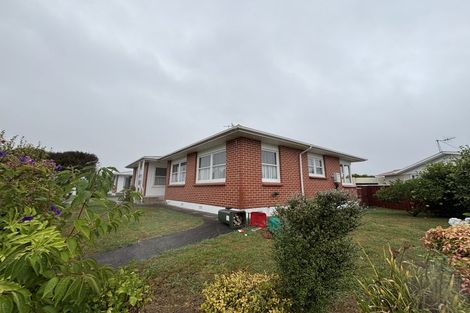 Photo of property in 36 Karaka Crescent, Levin, 5510
