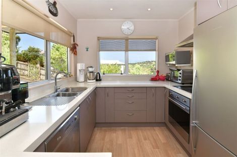 Photo of property in 40b Donald Street, Stanmore Bay, Whangaparaoa, 0932