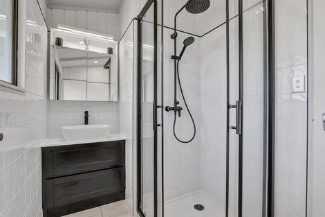 Photo of property in 4 Quin Crescent, Hawera, 4610