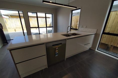 Photo of property in 43c Line Road, Glen Innes, Auckland, 1072