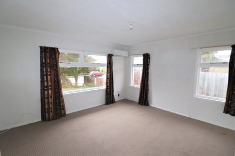Photo of property in 10 Ontario Place, Wainoni, Christchurch, 8061