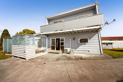 Photo of property in 1 County Drive, Hawera, 4610