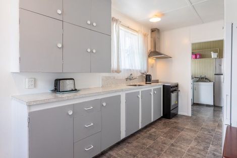 Photo of property in 10 Collett Street, Dannevirke, 4930