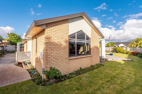 Photo of property in 1 Quadrant Heights, Paraparaumu, 5032