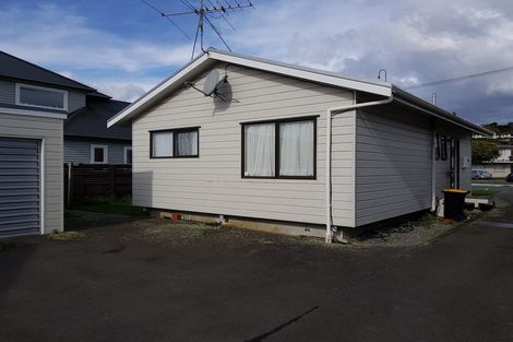 Photo of property in 11 Oxford Street, Tawa, Wellington, 5028