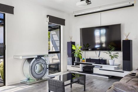 Photo of property in 1/541 Swanson Road, Ranui, Auckland, 0612