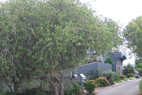 Photo of property in 2/7 Braemar Road, Castor Bay, Auckland, 0620