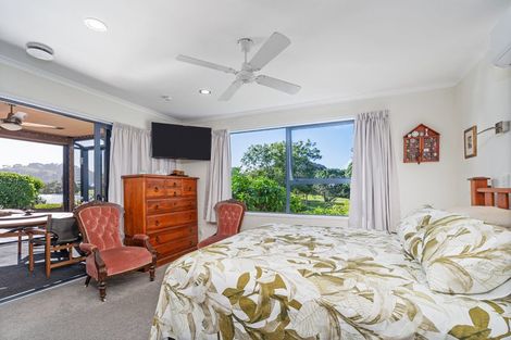 Photo of property in 15 Martin Place, Cooks Beach, Whitianga, 3591