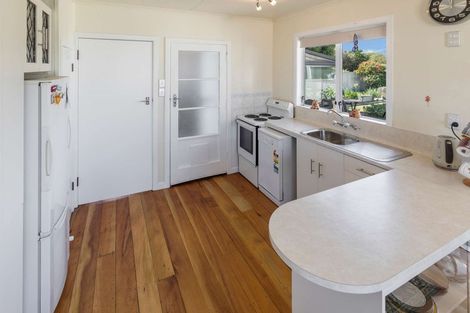 Photo of property in 52 Thatcher Street, Castlecliff, Whanganui, 4501