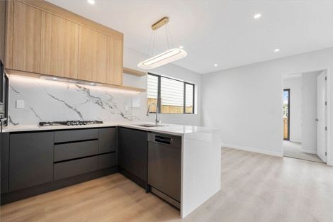 Photo of property in 16c Madison Place, Forrest Hill, Auckland, 0620