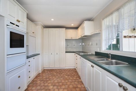 Photo of property in 96 Alexandra Street, Marton, 4710