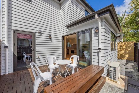 Photo of property in 37a Allington Road, Massey, Auckland, 0614