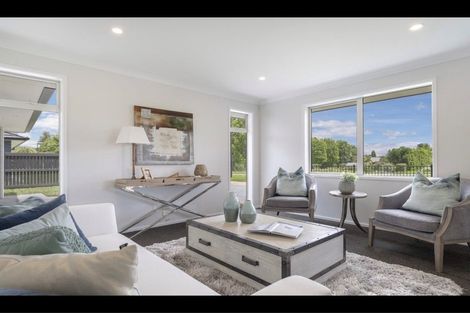 Photo of property in 72 Western Avenue, Omokoroa, 3114