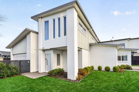 Photo of property in 92 Maanihi Drive, Rototuna North, Hamilton, 3210