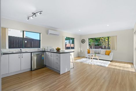 Photo of property in 9 Staten Place, Mangere, Auckland, 2022