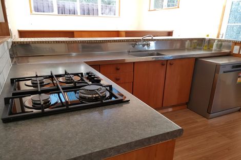 Photo of property in 5 Walnut Way, Maungaraki, Lower Hutt, 5010