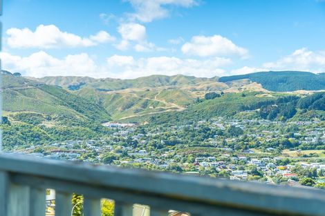 Photo of property in 11 Chastudon Place, Tawa, Wellington, 5028