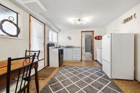 Photo of property in 6 Uenuku Avenue, Raglan, 3225