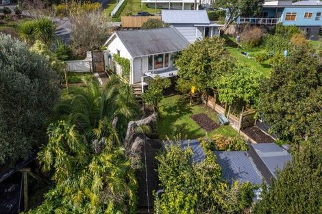 Photo of property in 9 Robertson Street, Russell, 0202