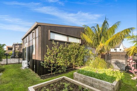 Photo of property in 15 Awatira Drive, Papamoa Beach, Papamoa, 3118