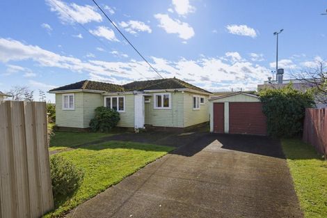 Photo of property in 4 Carlisle Street, Levin, 5510