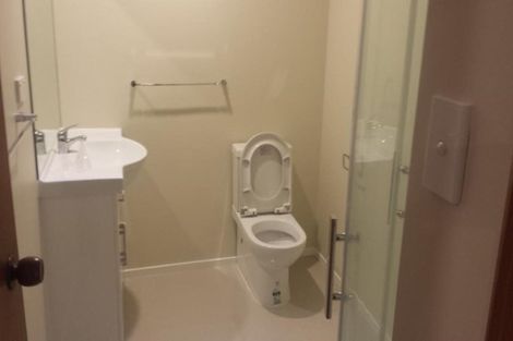 Photo of property in 5/550 Glenfield Road, Glenfield, Auckland, 0629