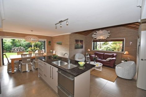 Photo of property in 2 Wonderview Road, Leigh, 0985