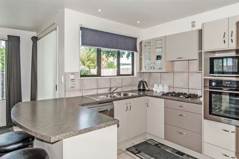 Photo of property in 1 Trist Place, Edgeware, Christchurch, 8013